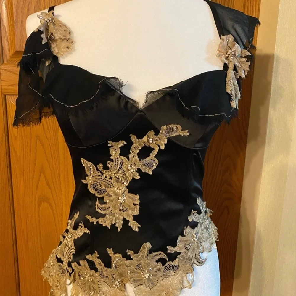 ♠️ MANDALAY GOLD LACE EMBROIDERY CORSET ♠️ - Picture 3 of 15